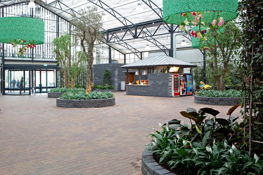 0649_04_-_intratuin_halsteren_2011.2McOQYj.webp